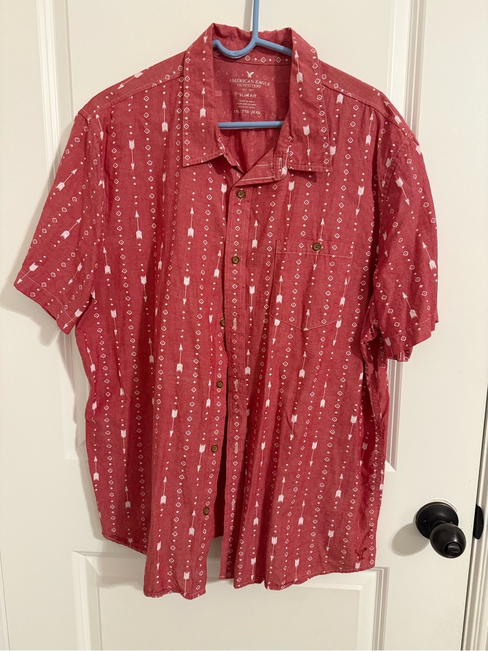 American Eagle Outfitters Red Patterned Short-Sleeve Button-Down Shirt